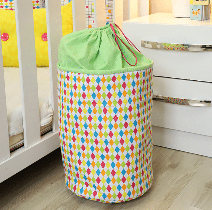 Encanto Infinito: Organizador de Brinquedos em Patchwork