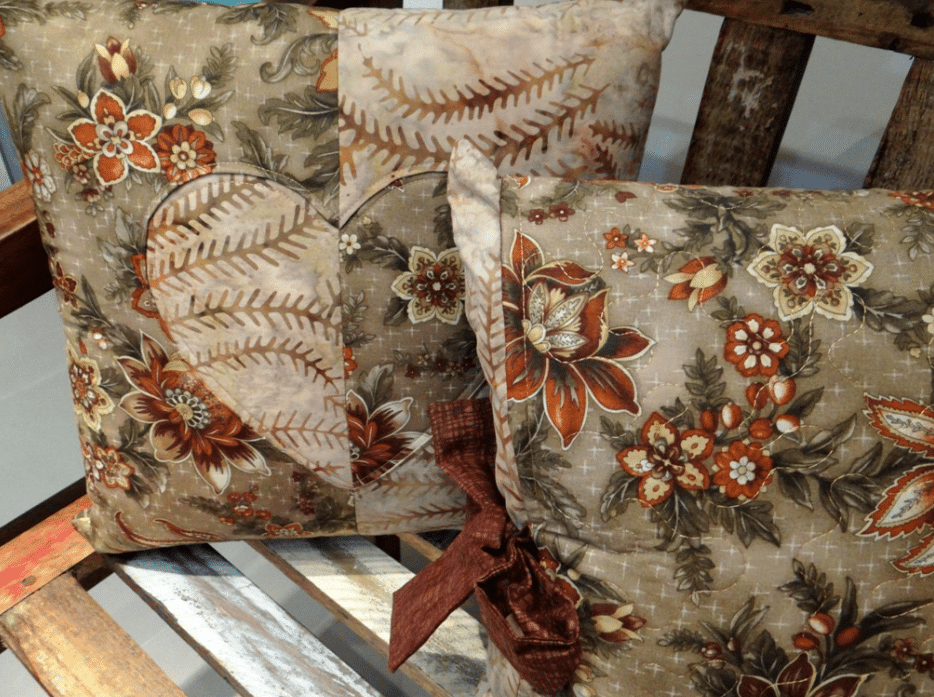 Elegância Patchwork: Almofada Maison e Batik, Uma Fusão de Estilos - COM MOLDE