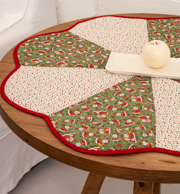 Centro de Mesa Natal em Patchwork para uma Celebração Aconchegante