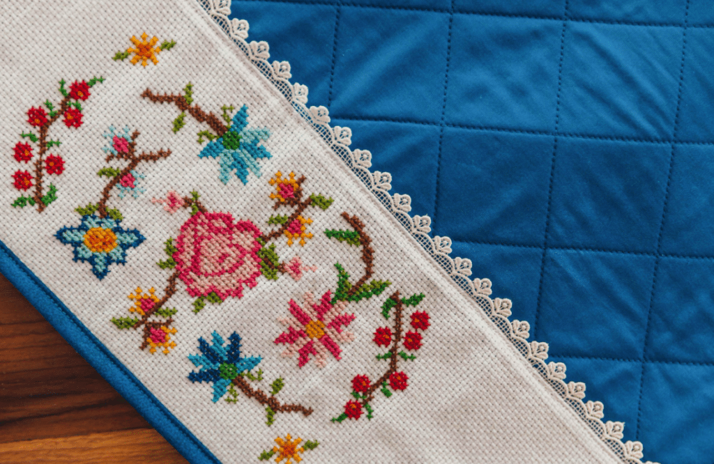 Harmonia Floral: Jogo Americano em Patchwork: Com Gráfico
