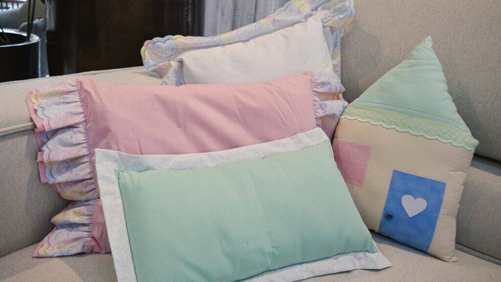 almofadas em patchwork