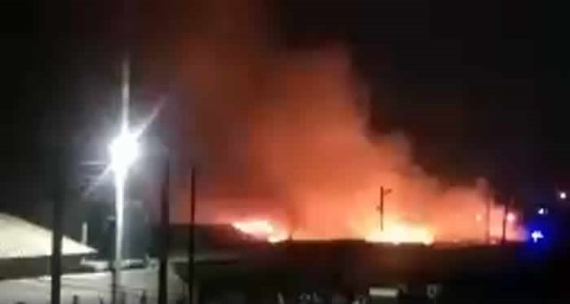 Watch: Raging fire consumes Nkrumah Circle market