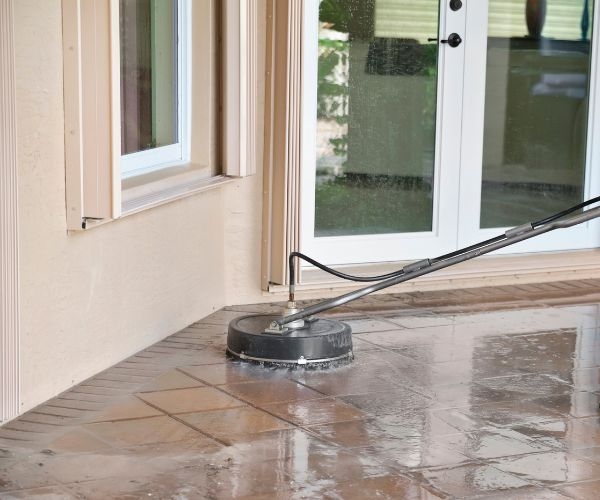 How Bundaberg Pressure Cleaning Can Revitalize Your Driveway