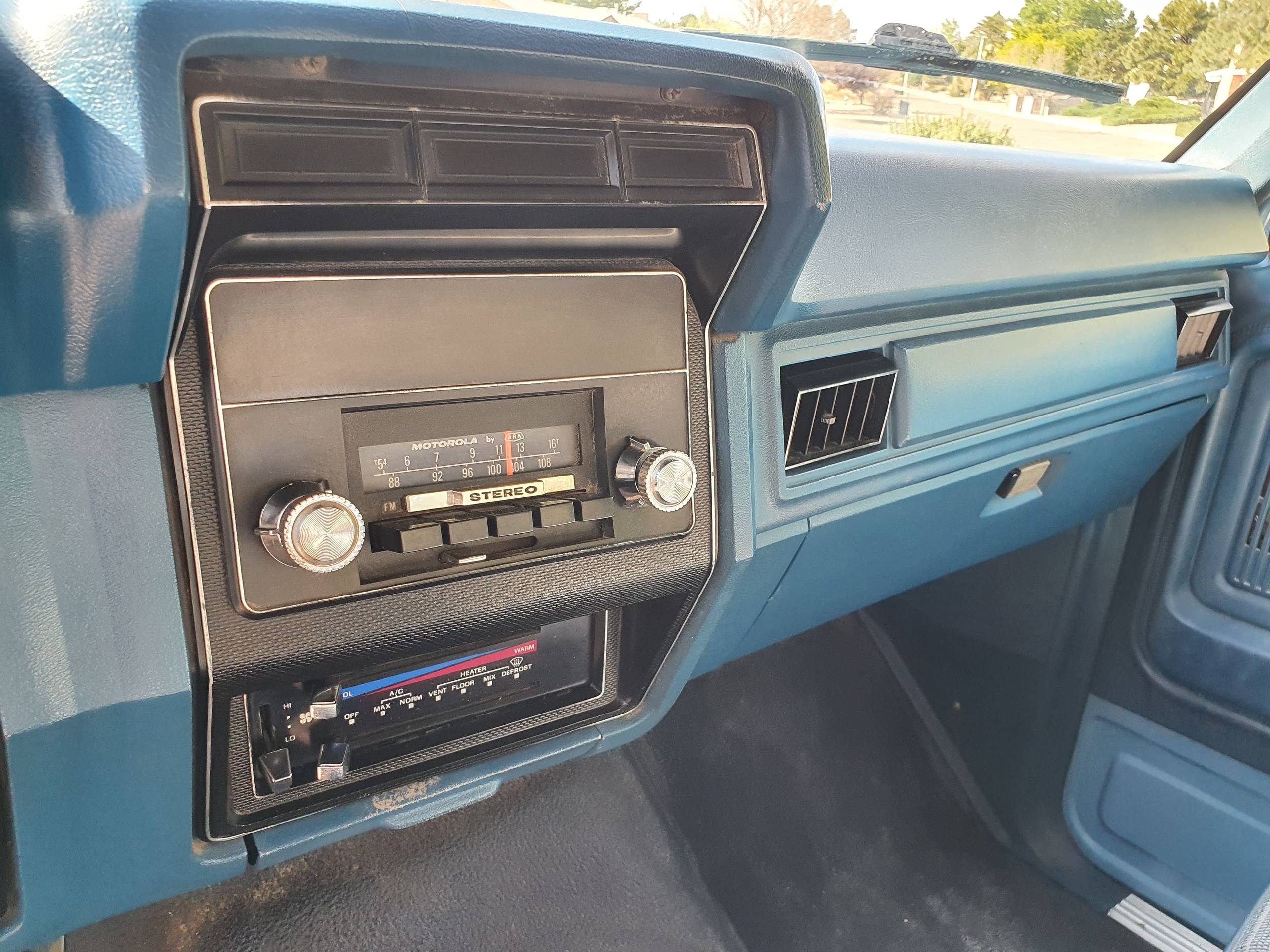 1983  Ford F-150 29