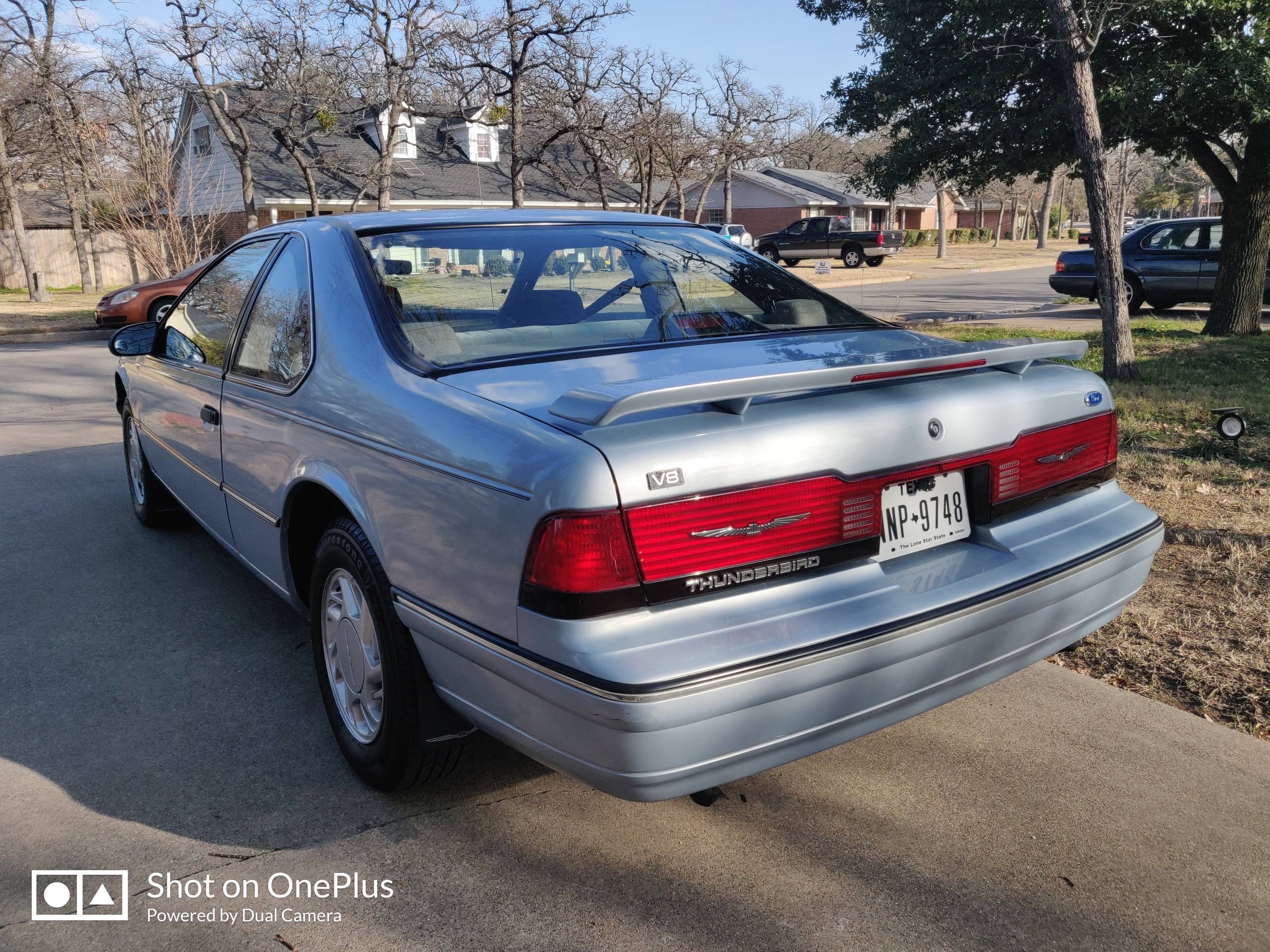 1991 Ford Thunderbird 32