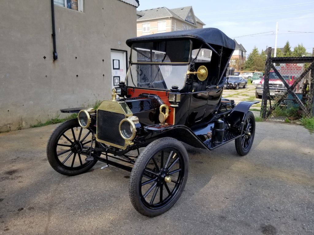 1914 ford model t car