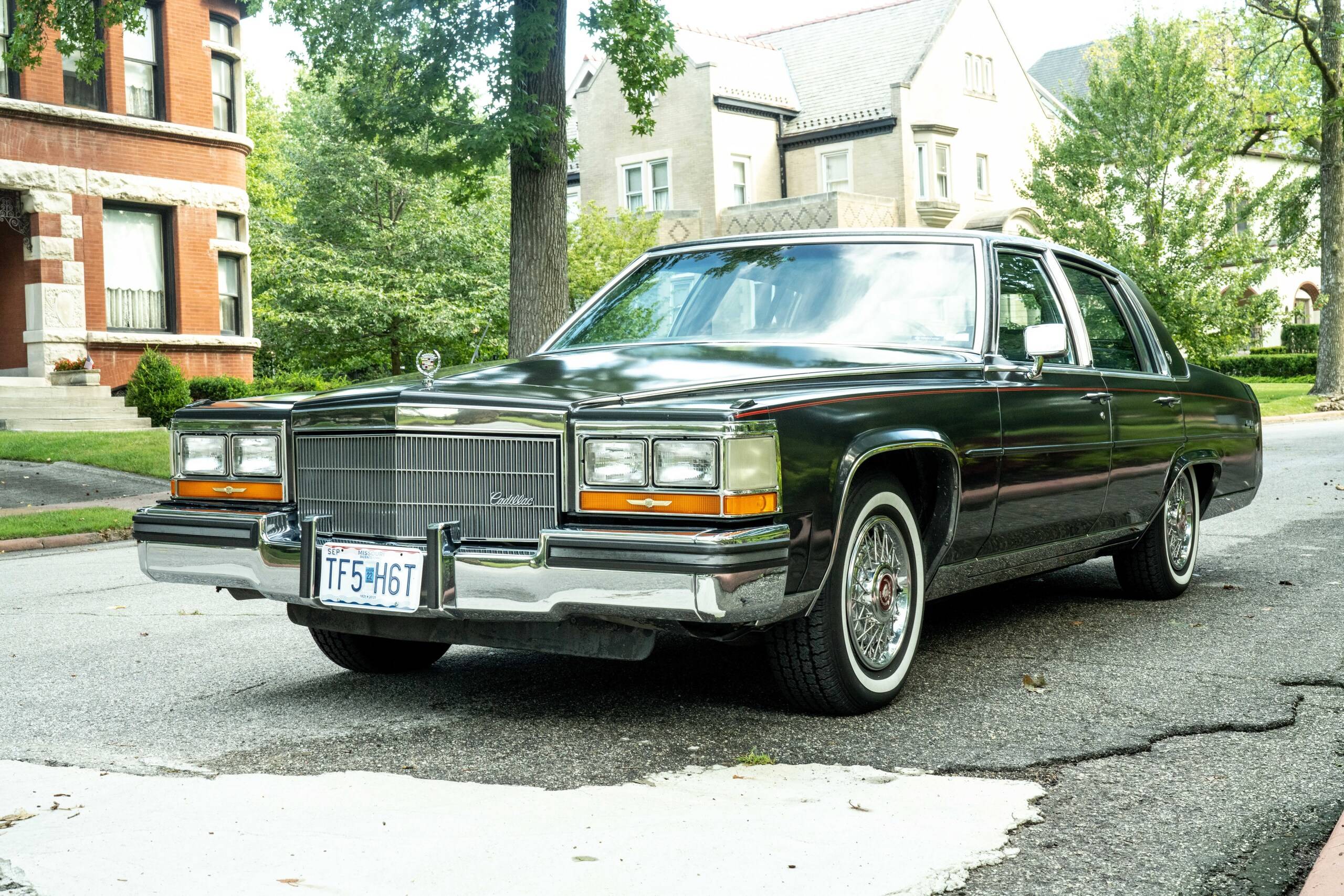 1986 Cadillac Broughham 1