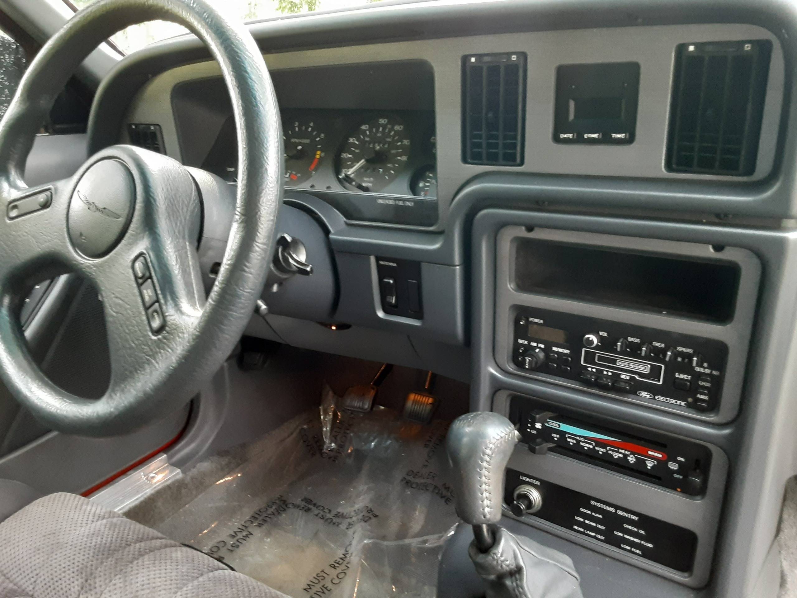 1985 Ford Thunderbird 42