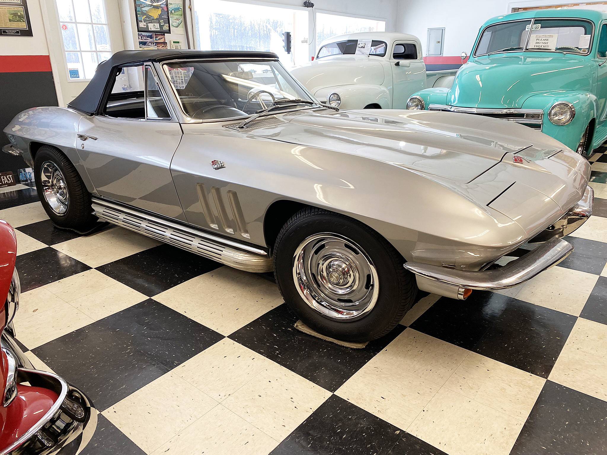 1965 Chevrolet Corvette 48