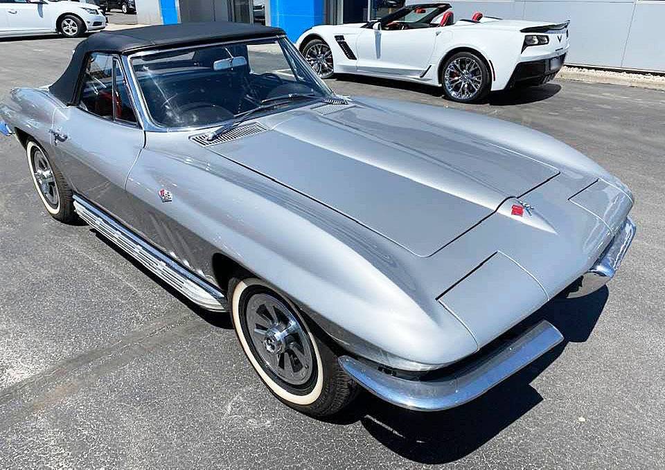 1965 Chevrolet Corvette 38
