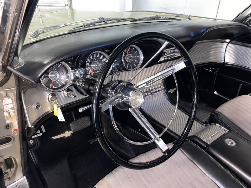 1962 Ford Thunderbird 21