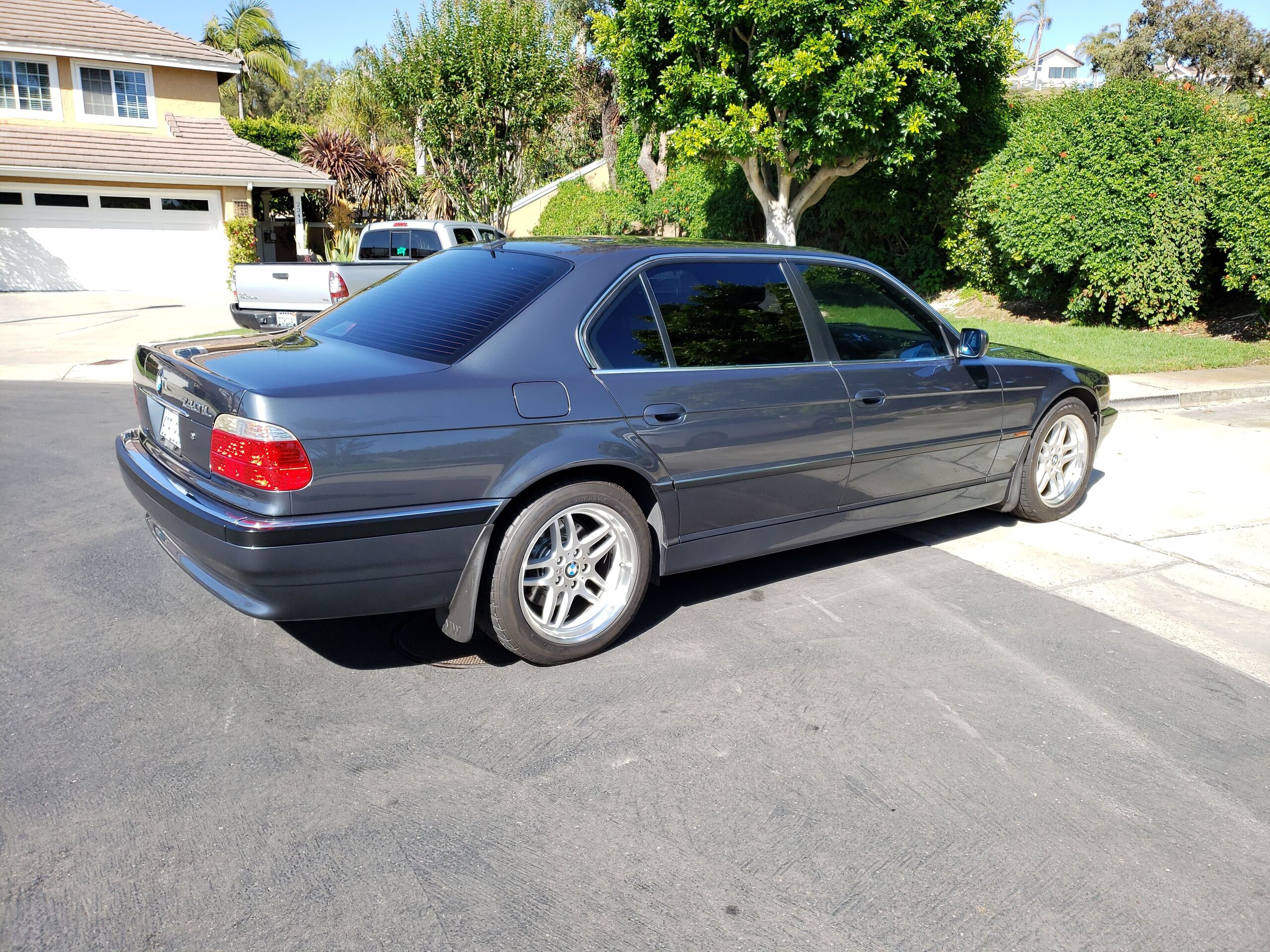 2001 BMW 7 Series 33