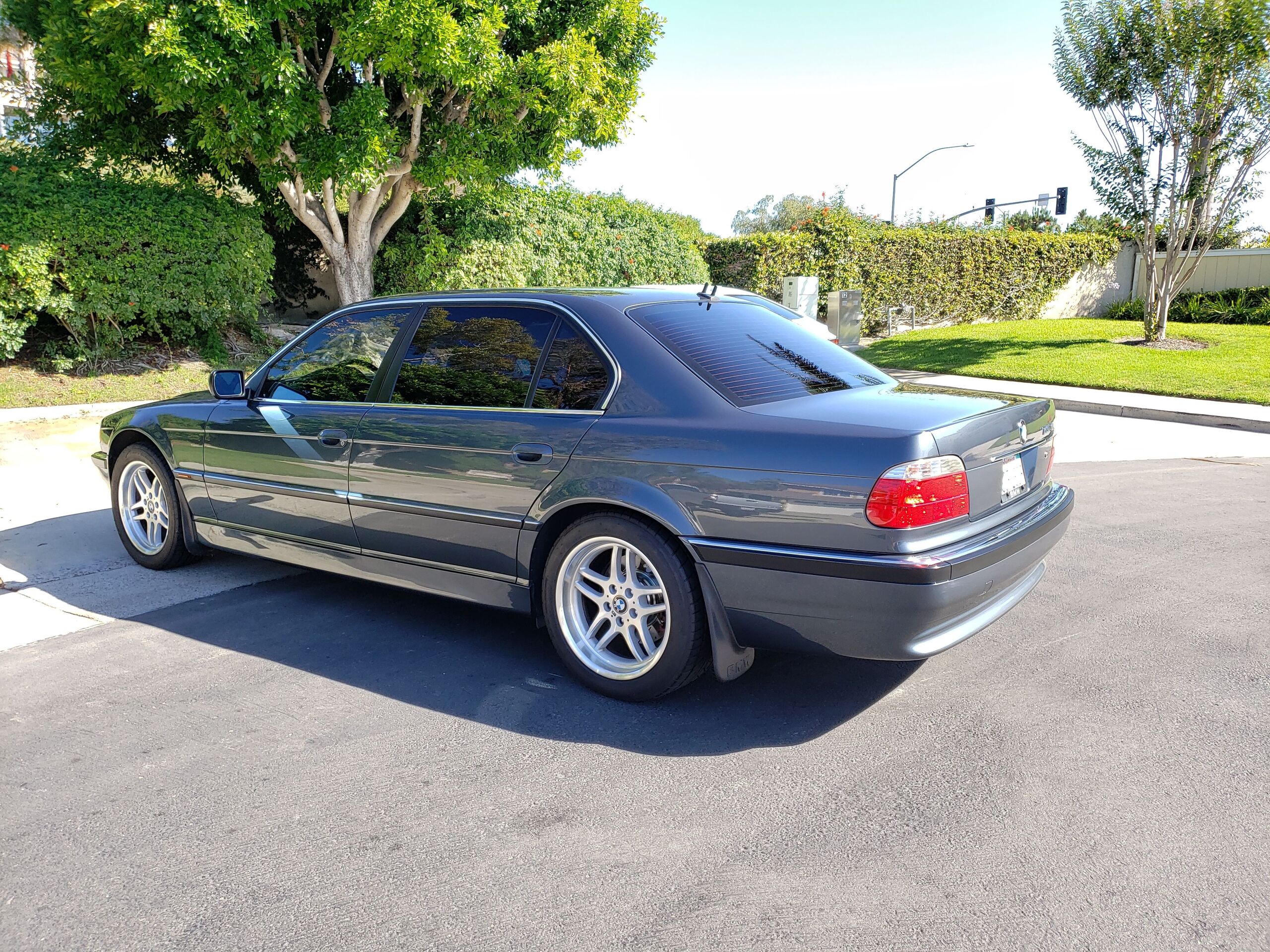 2001 BMW 7 Series 36