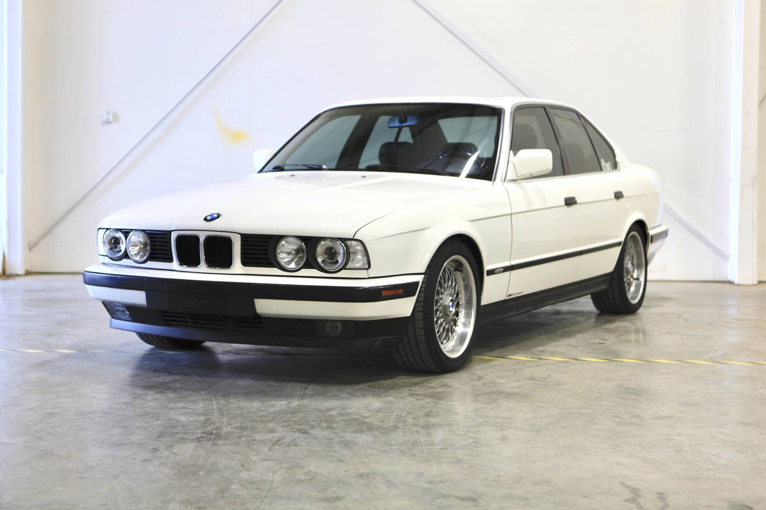 1993 BMW 535i 9