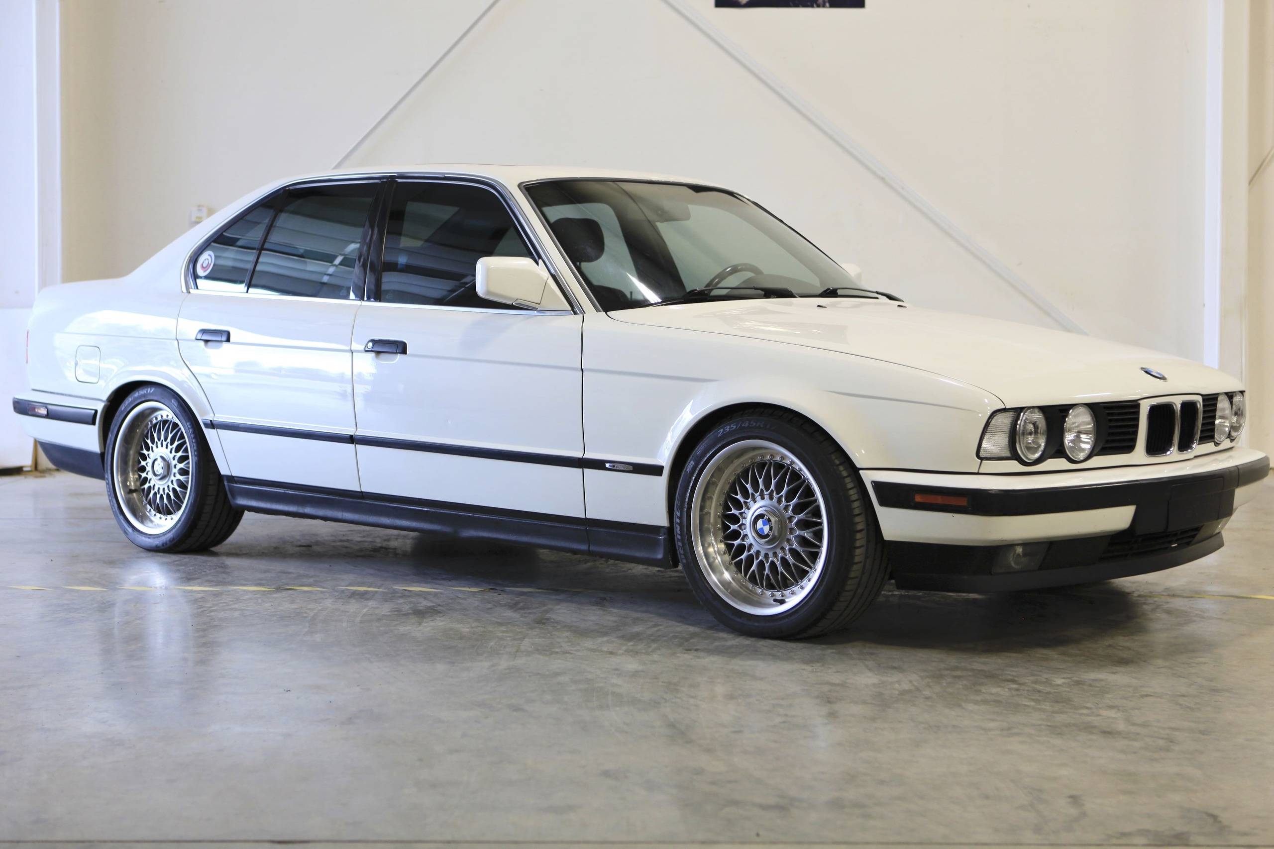 1993 BMW 535i 12