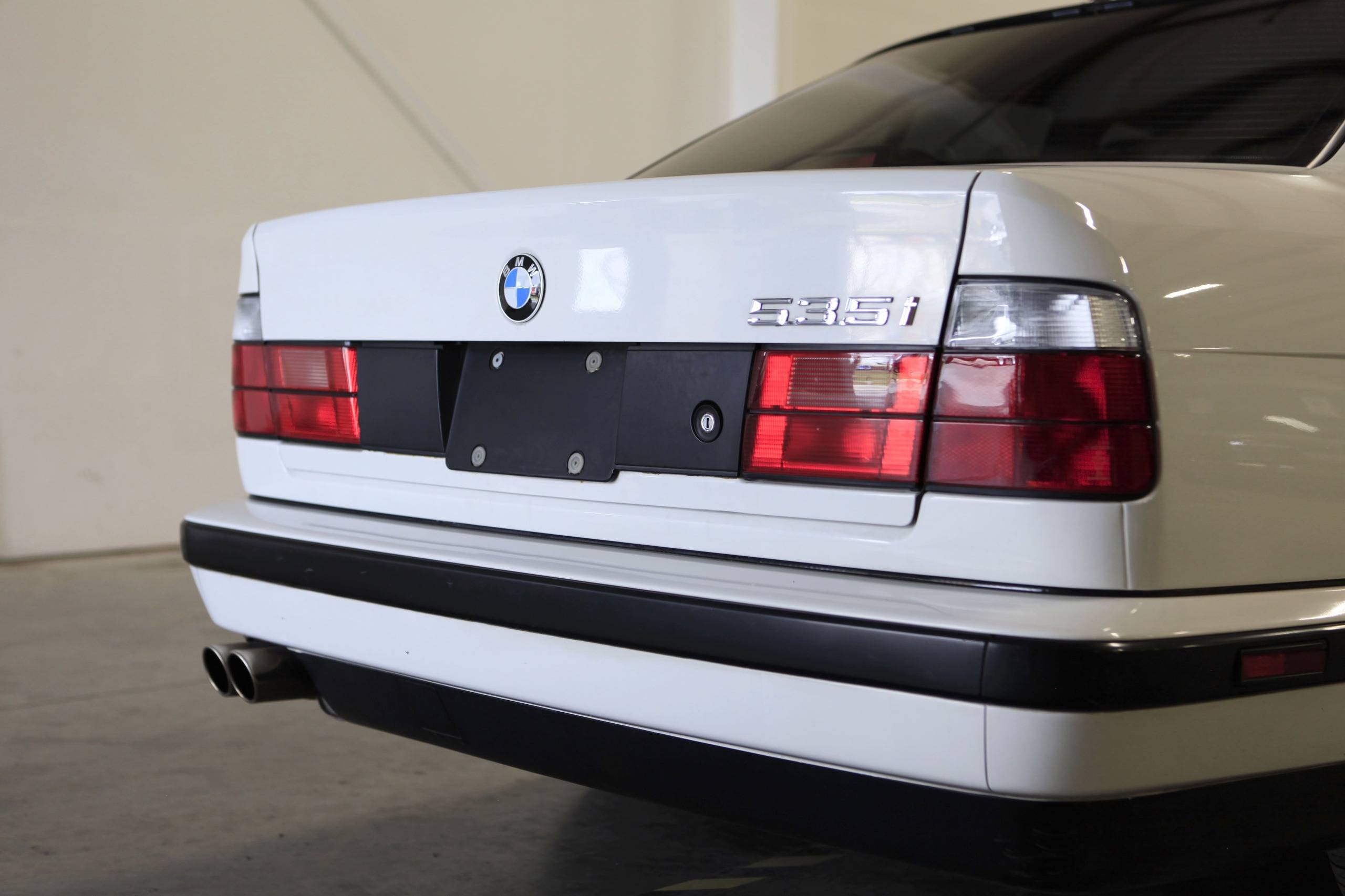1993 BMW 535i 29