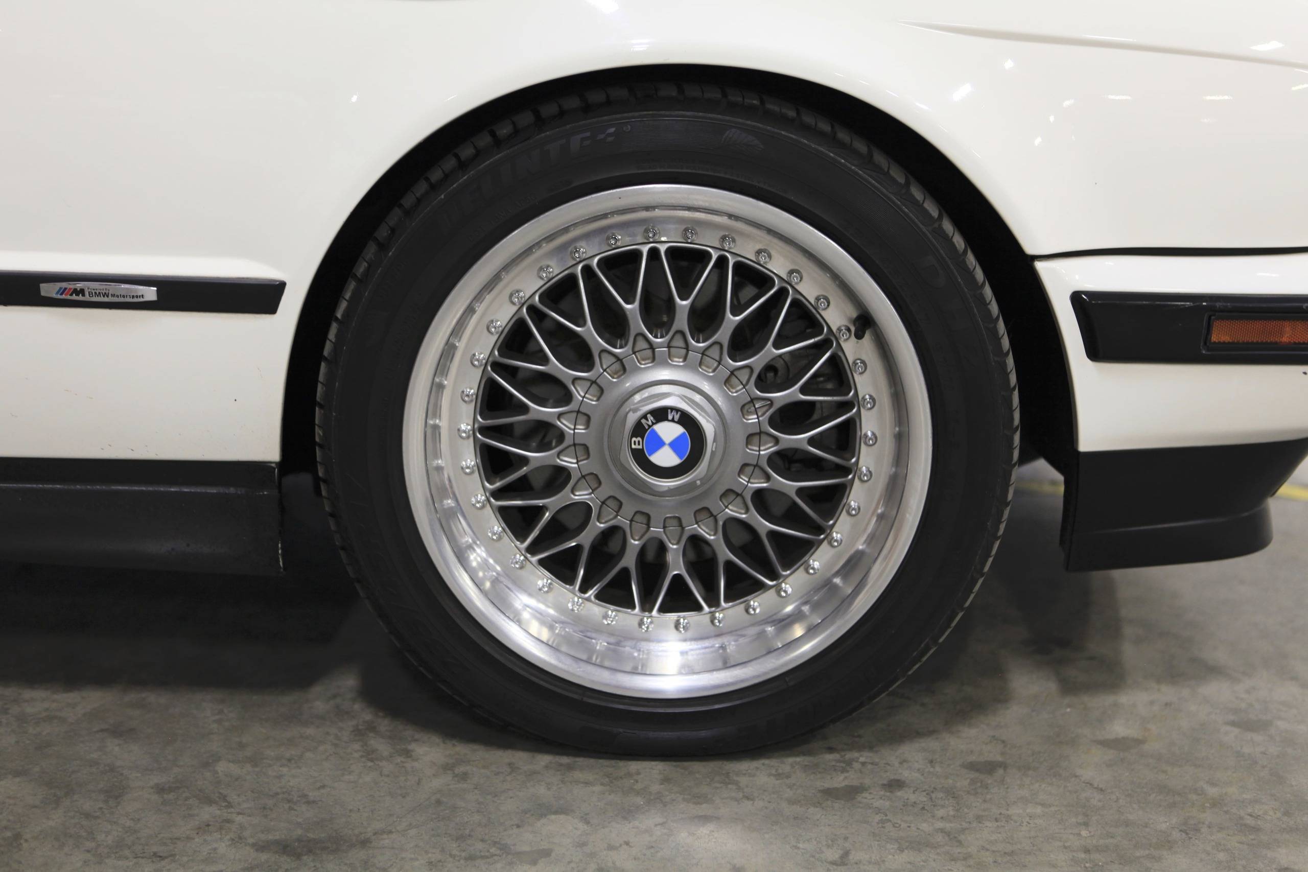 1993 BMW 535i 44