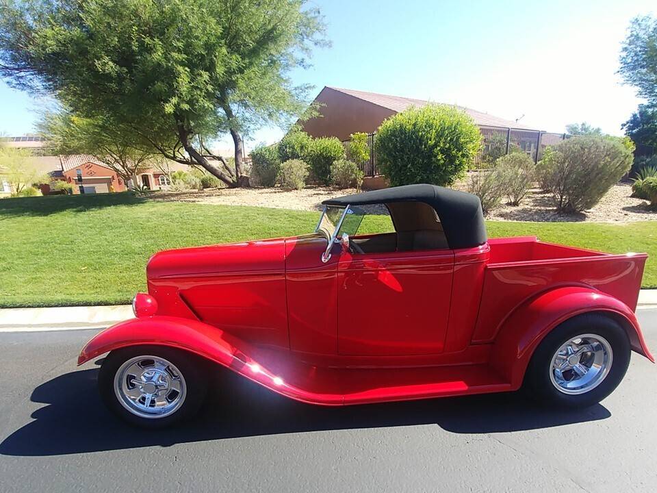 1932 Ford Roadster Pickup 2
