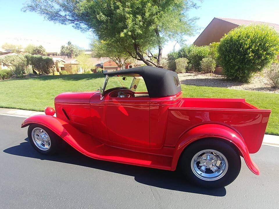 1932 Ford Roadster Pickup 4
