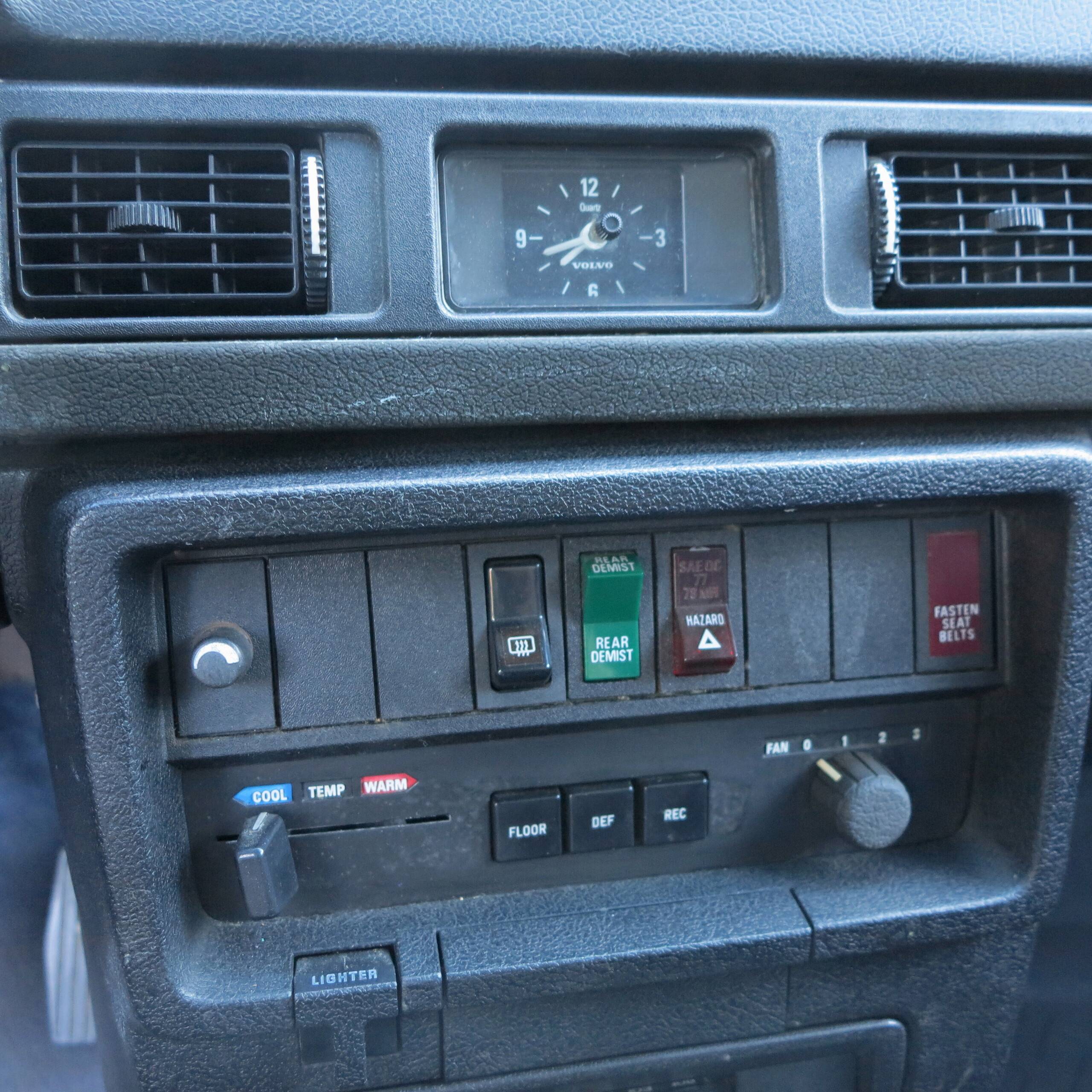 1980 Volvo 242 33