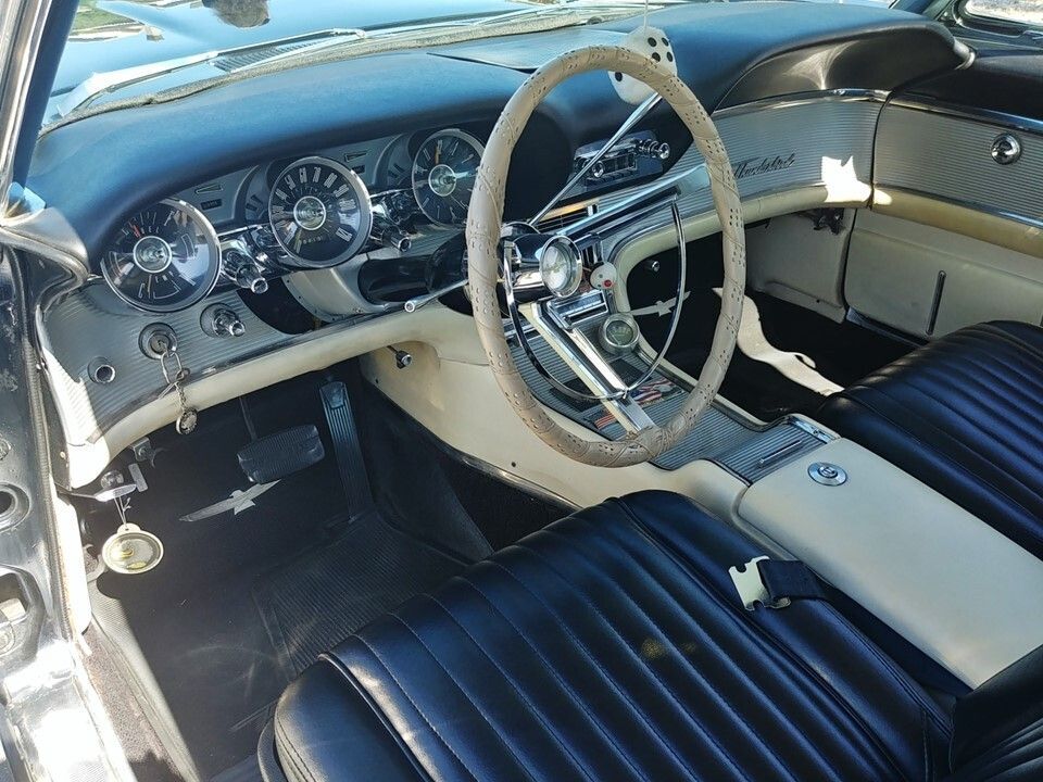 1962 Ford Thunderbird 15