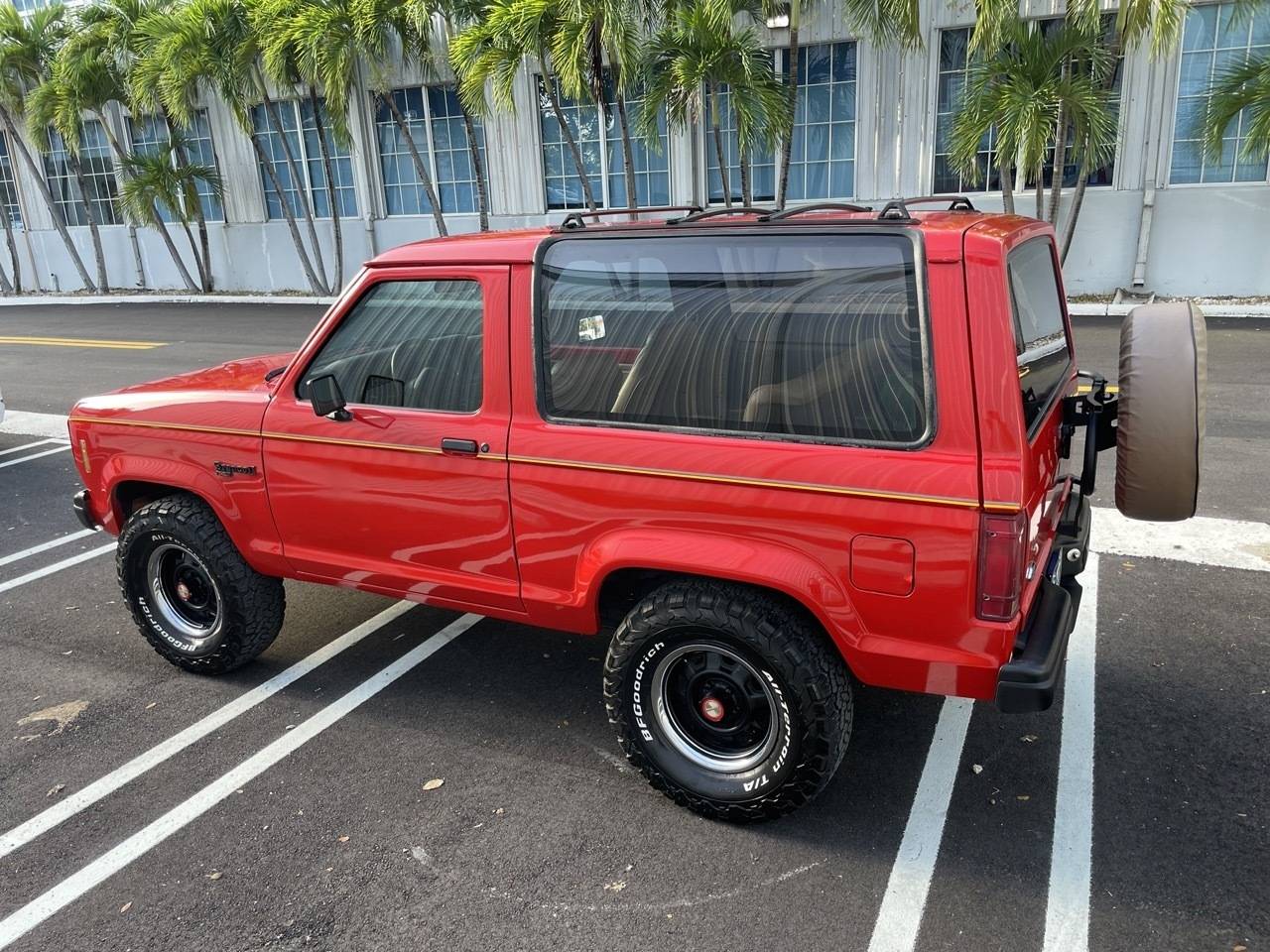 1988 Ford Bronco 4