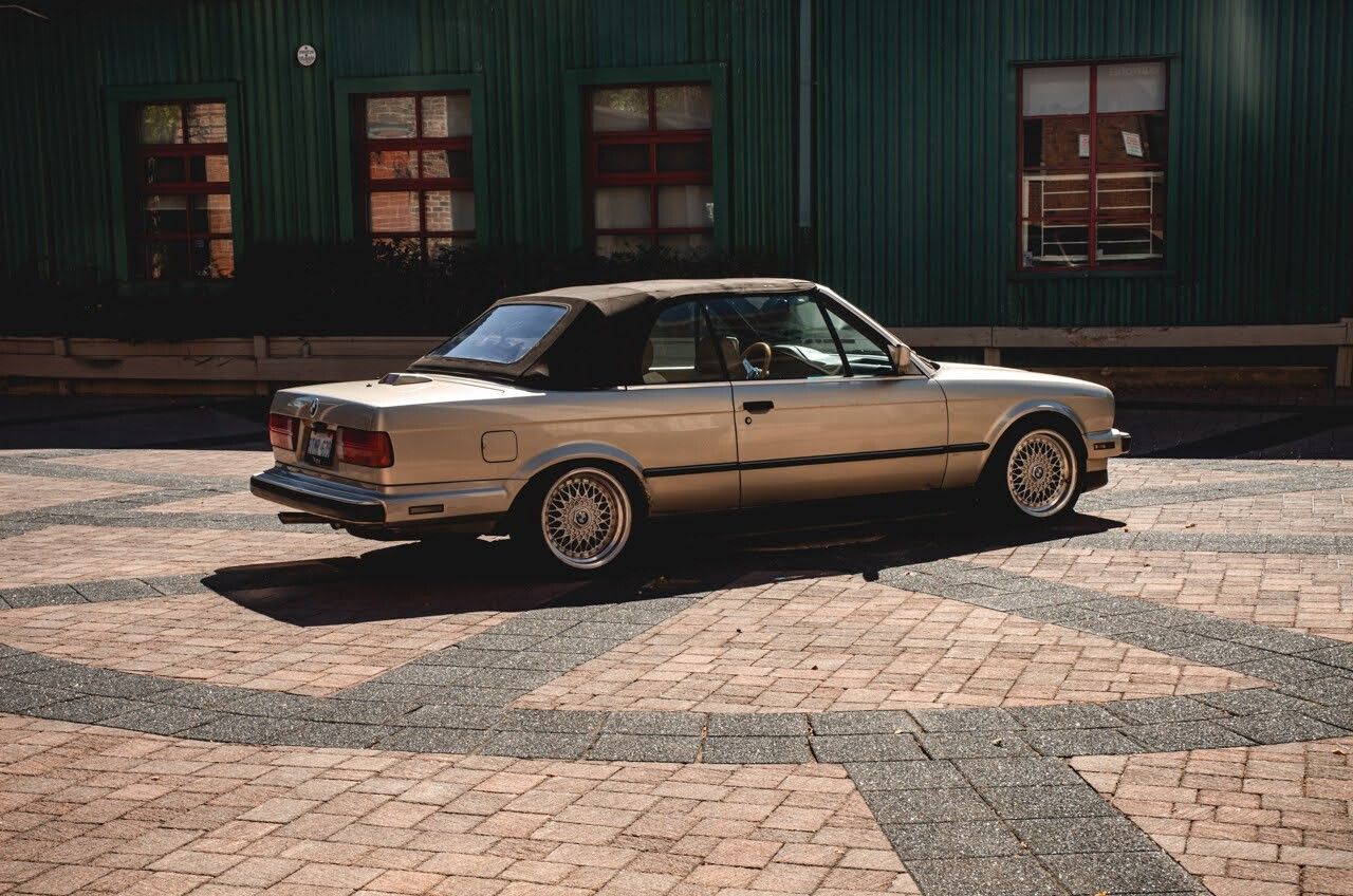 1988 BMW 3 Series 16