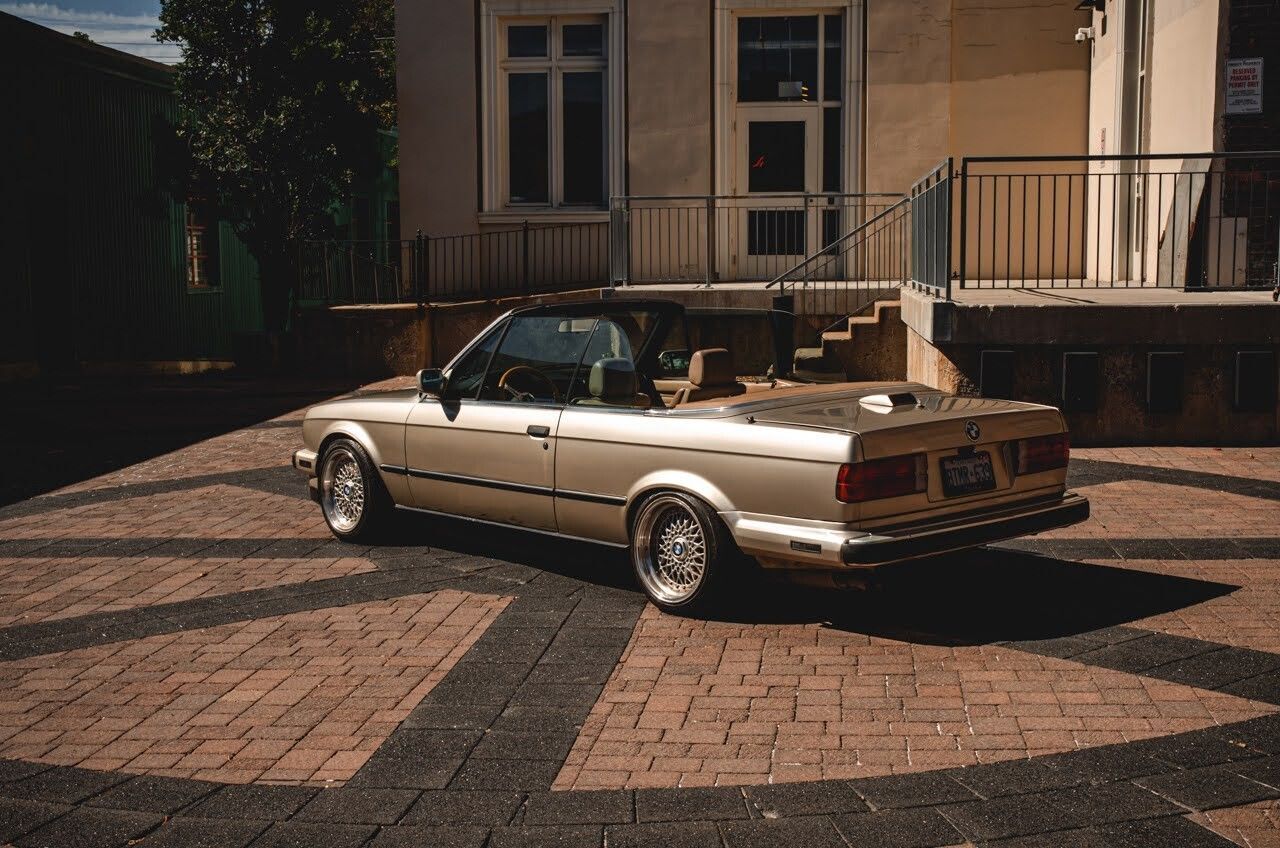 1988 BMW 3 Series 2