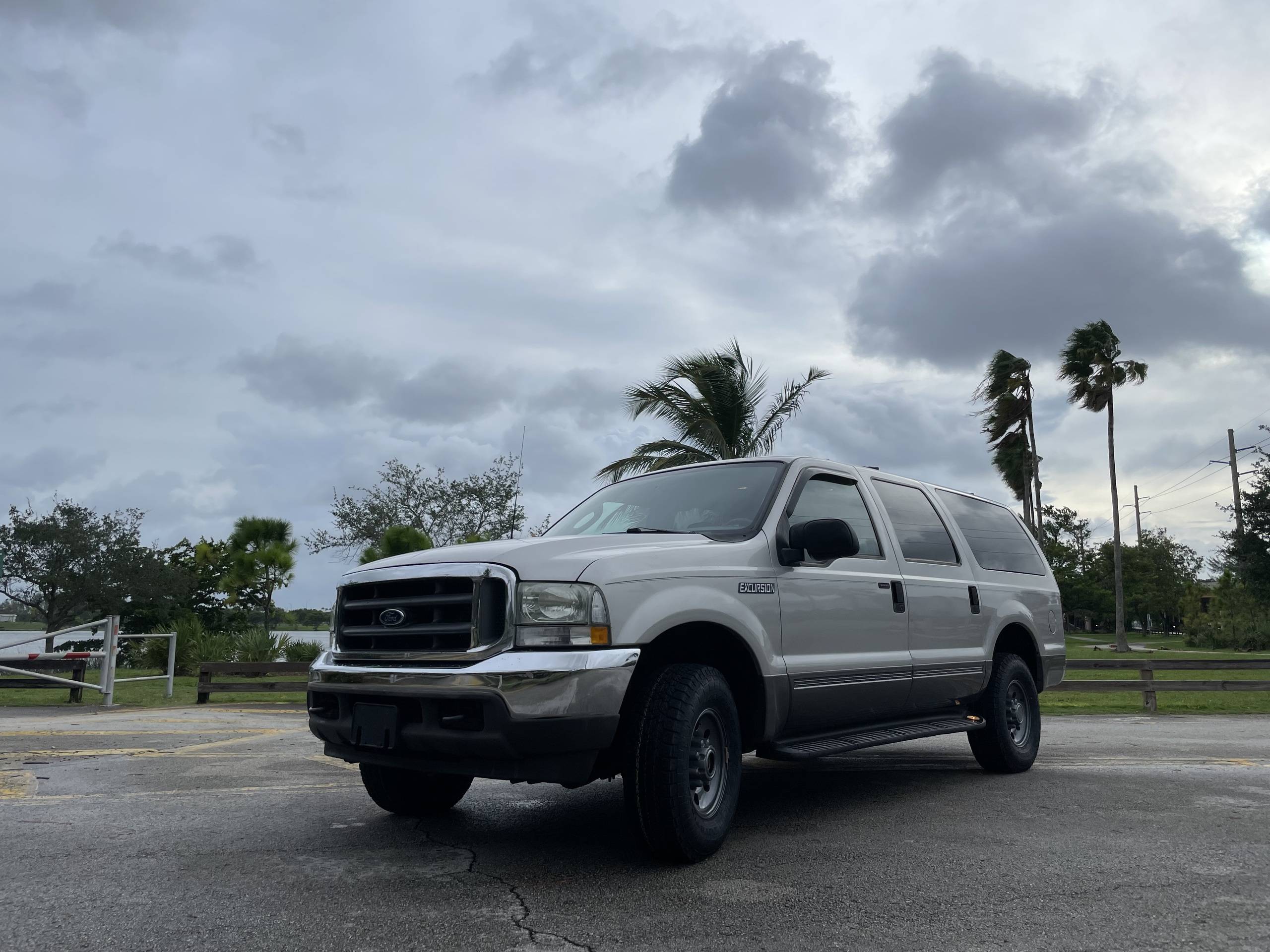 2003 Ford Excursion 1