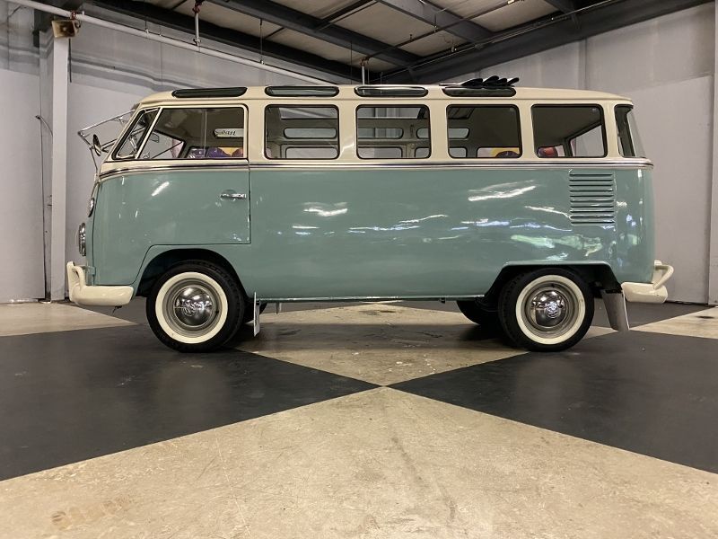 1973 Volkswagen Bus 4