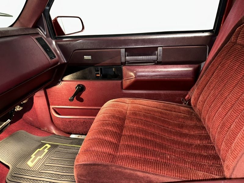 1988 Chevrolet Silverado 26