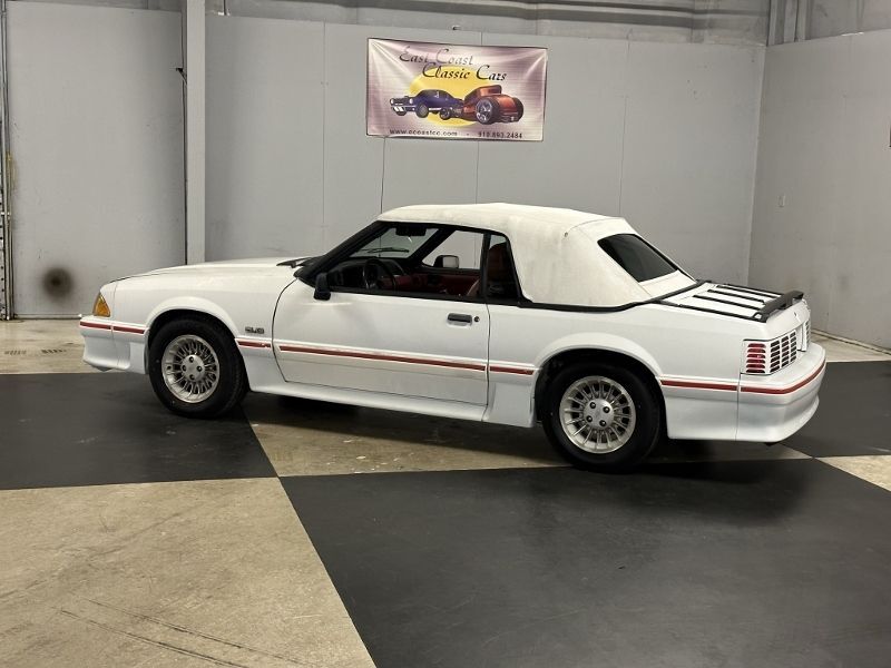 1988 Ford Mustang 3