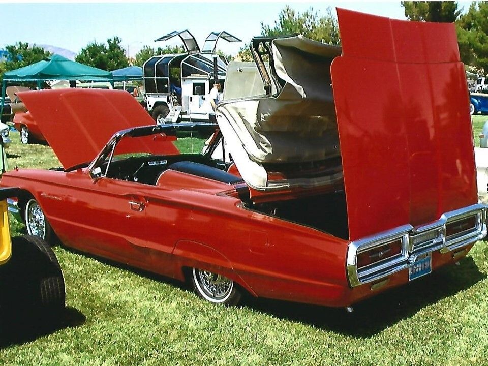 1964 Ford Thunderbird 24