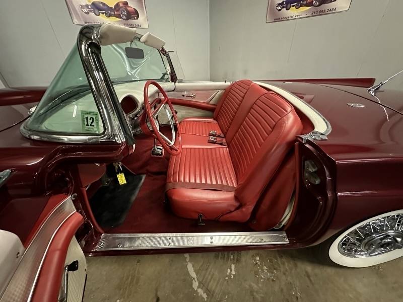 1957 Ford Thunderbird 26