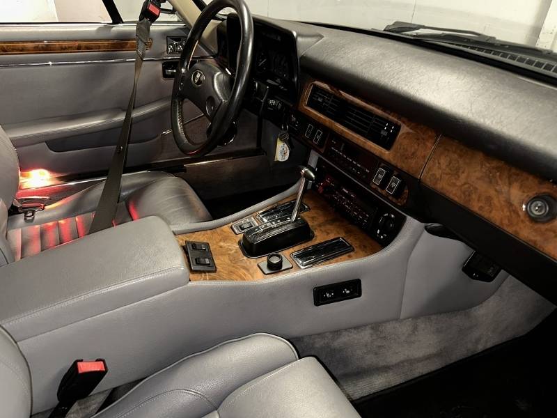 1989 Jaguar XJS 64