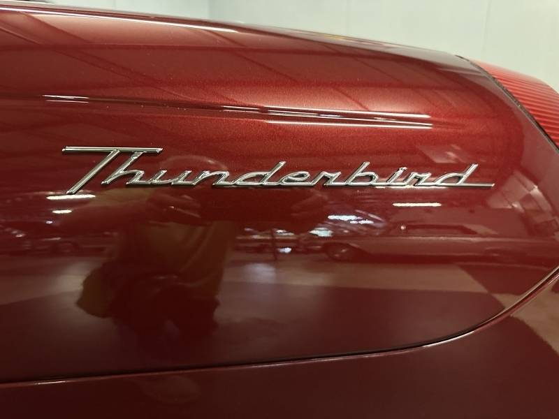 2004 Ford Thunderbird 24