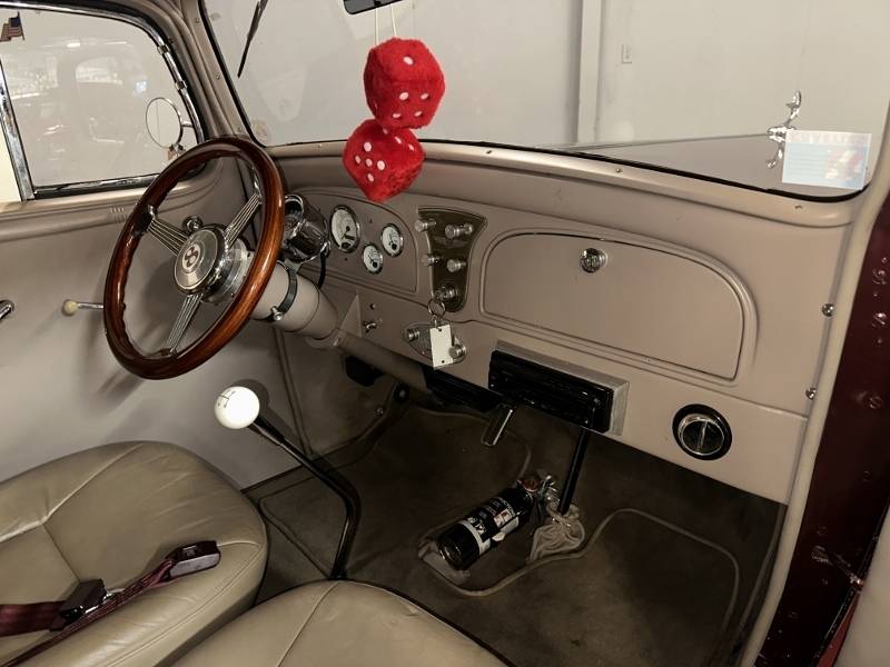 1934 Pontiac Coupe 81