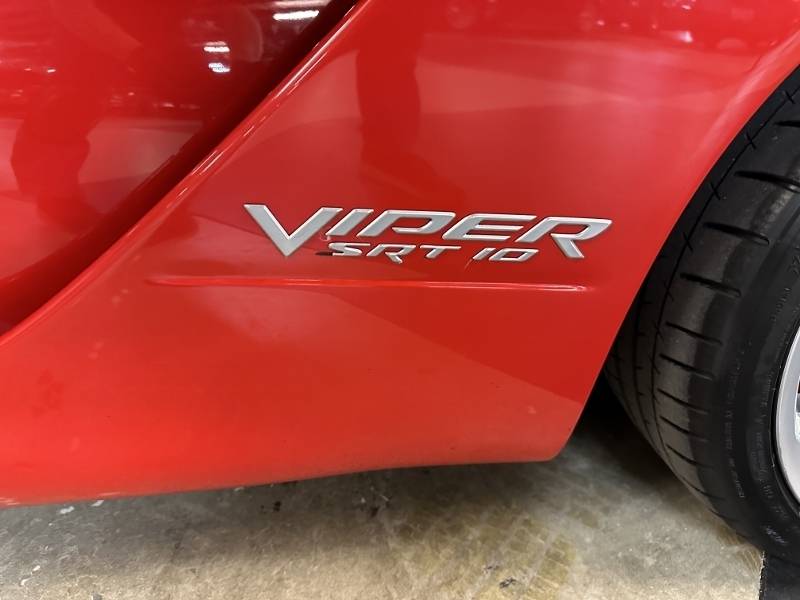 2006 Dodge Viper 66
