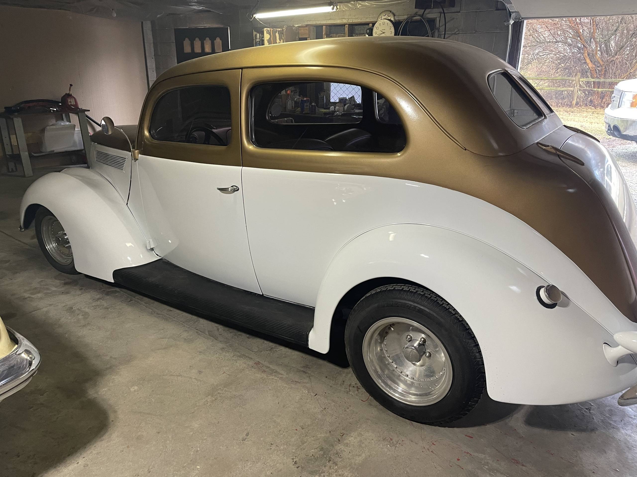 1937 85 2 Door 4