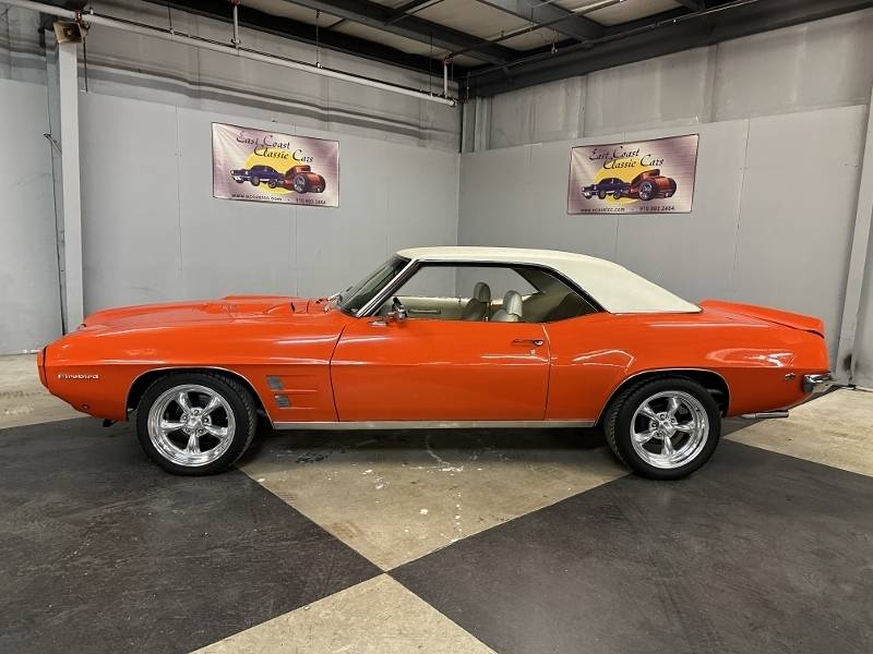 1969 Pontiac Firebird 3
