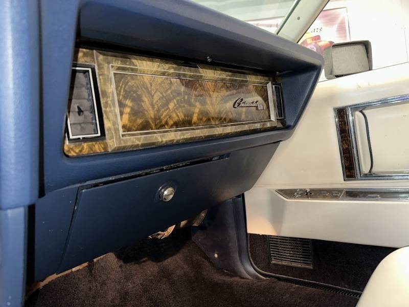 1979 Lincoln Continental 32