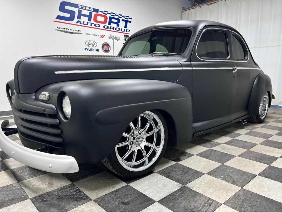 1946 FORD DELUXE 1