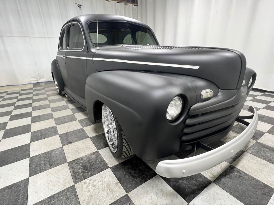 1946 FORD DELUXE 4