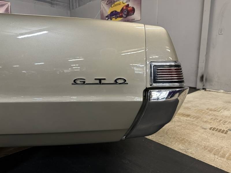 1965 Pontiac GTO 20