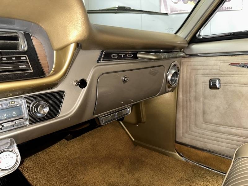1965 Pontiac GTO 28