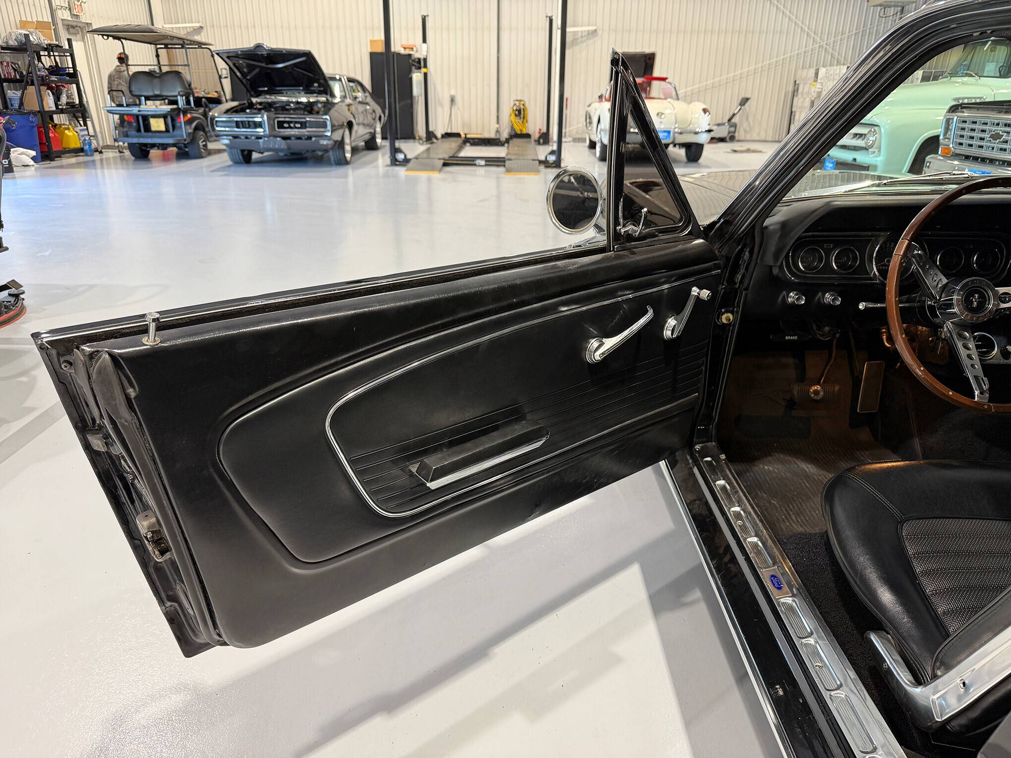 1966 Ford Mustang 2+2 Fastback 19