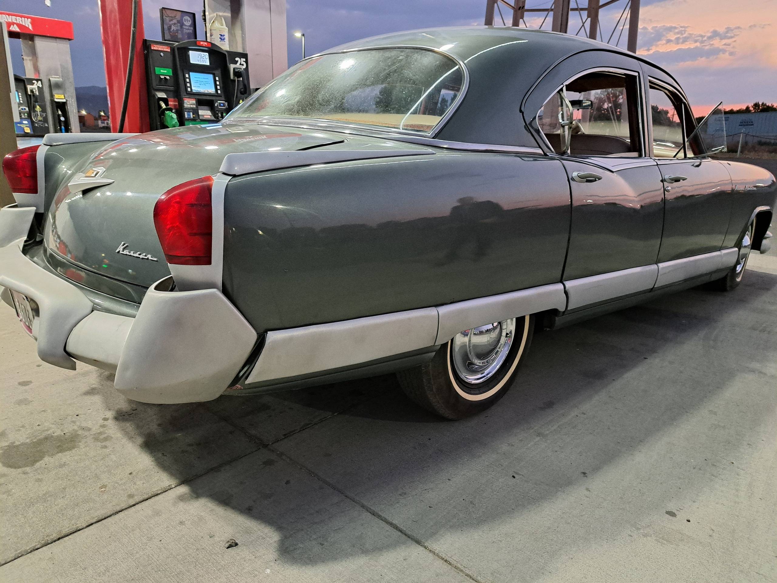 1953 Kaiser Manhattan 10