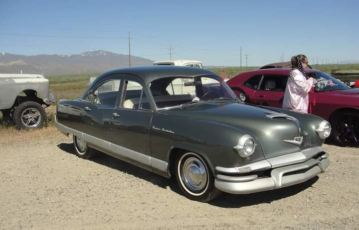 1953 Kaiser Manhattan 1