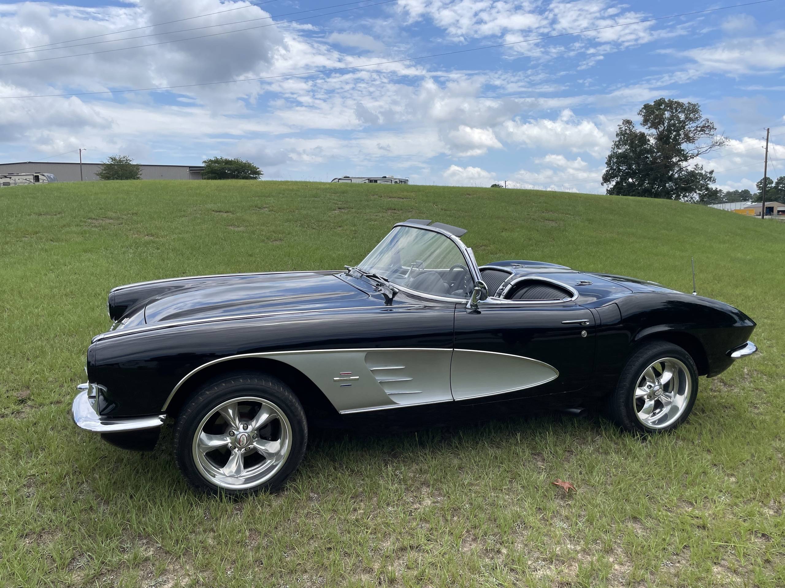 1961 Chevrolet Corvette 1