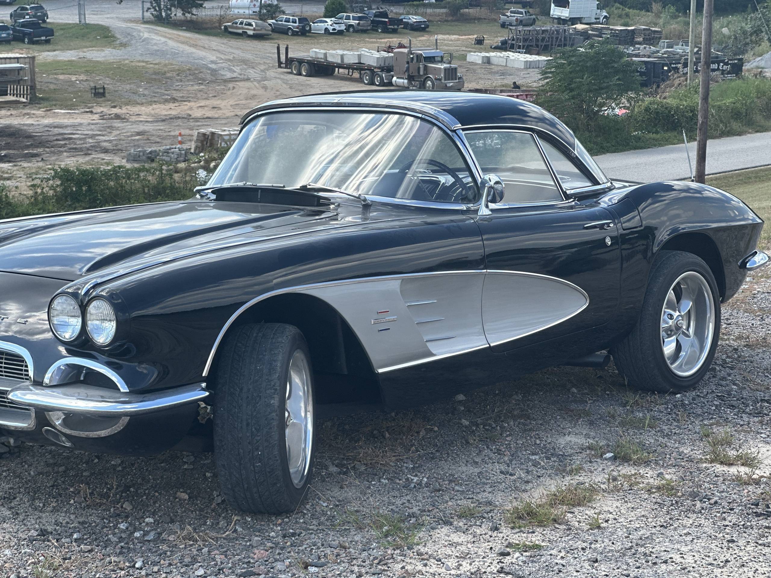 1961 Chevrolet Corvette 3